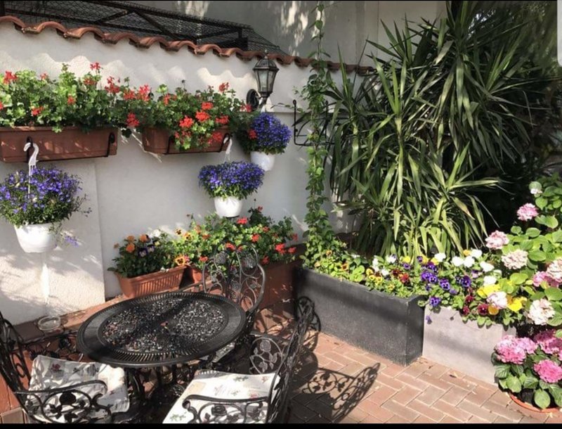 Vanzatoare pentru cofetaria Casa Victoria,